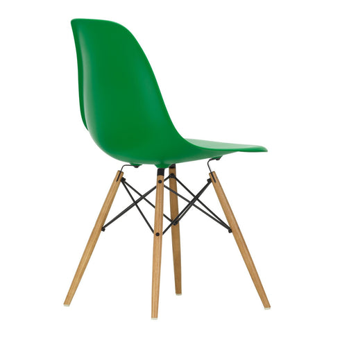 Cadeira Eames em Plástico DSW / Base maple